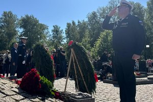 Руководство «Балтийского объединения» приняло участие в памятных мероприятиях в честь 25-й годовщины трагедии подлодки «Курск»