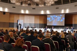 Необходимость внедрения механизма обязательного саморегулирования в сфере теплоснабжения озвучил Антон Мороз на XXIV Международном конгрессе по энергоэффективности 