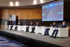 Необходимость внедрения механизма обязательного саморегулирования в сфере теплоснабжения озвучил Антон Мороз на XXIV Международном конгрессе по энергоэффективности 