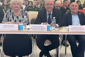 Руководство «Балтийского объединения» поддержало юных исследователей на городской конференции 